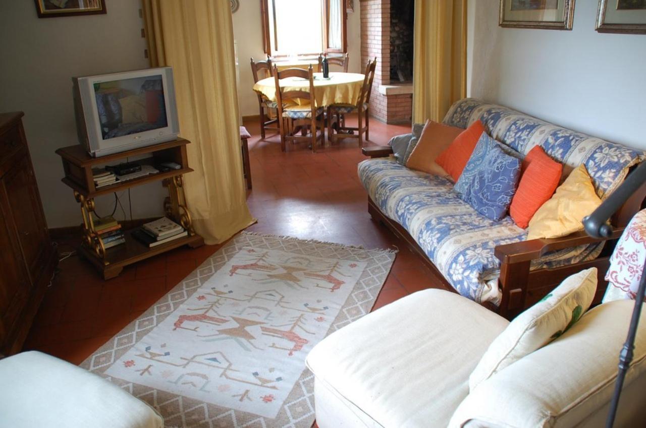 Due Piani Villa Barberino di Val dʼElsa Стая снимка